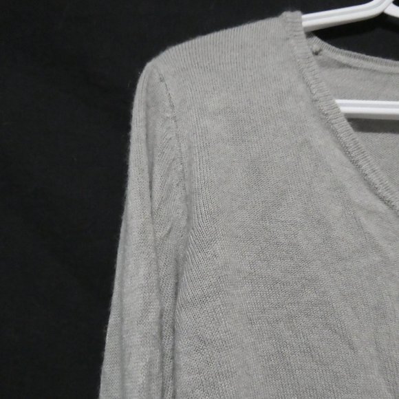 PRIMARK | small 6-8 | V-Neck Pullover Long Sleeve Light Sweater | NWOT - Picture 3 of 15